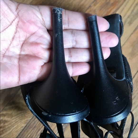 Gianni Bini black strap heel. - Picture 8 of 8